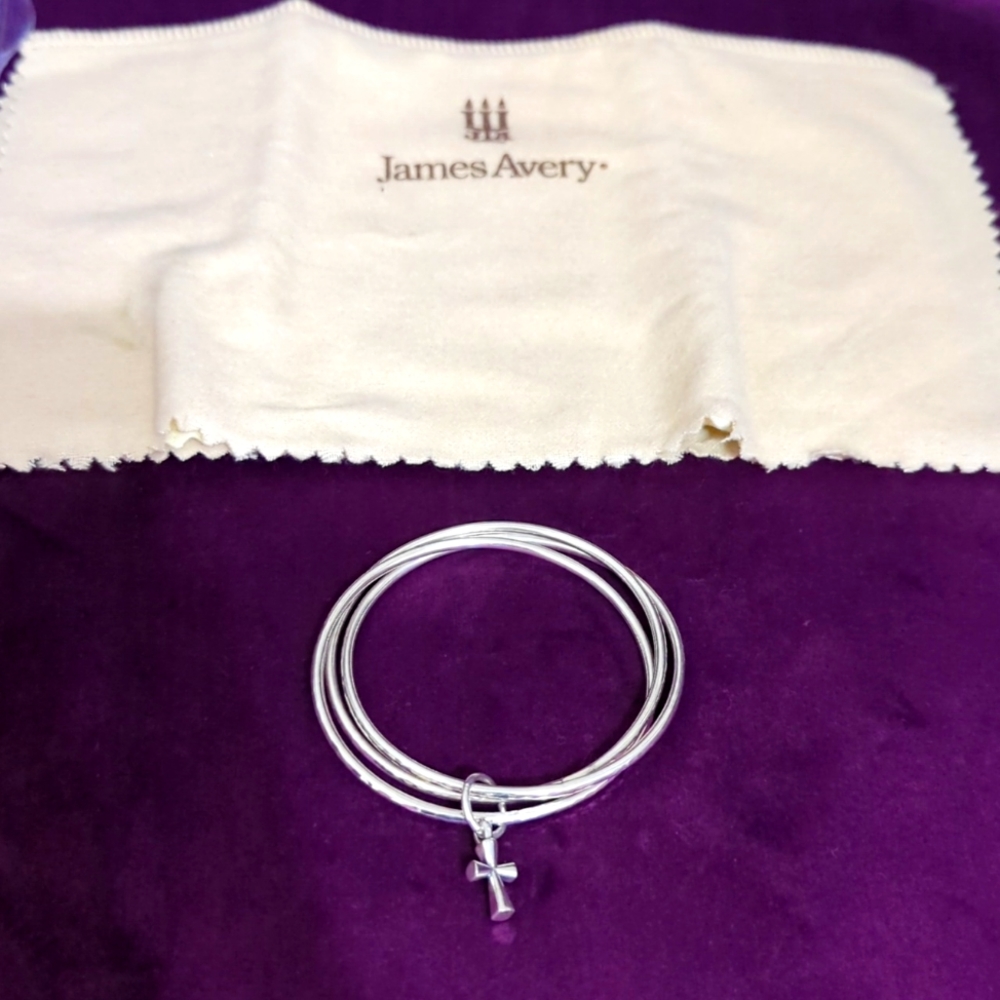 Linked bangle bracelets with cross charm
